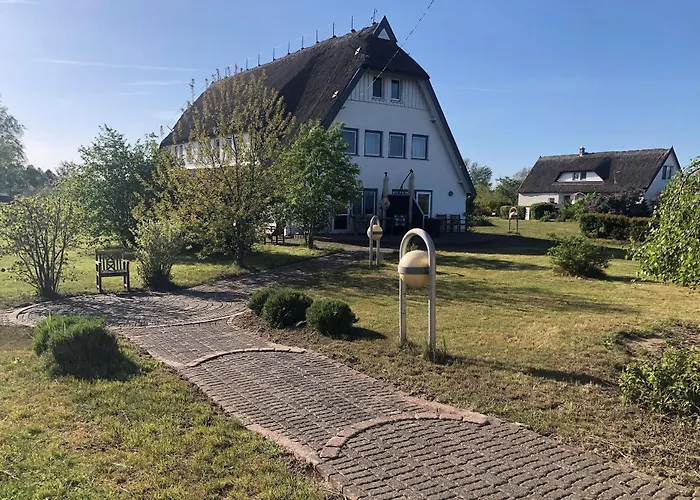 Suederhaus Hiddensee App 1 Апартаменты *